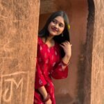 কুর্তির সাথে কীভাবে স্টাইলিশ লুক তৈরি করবেন